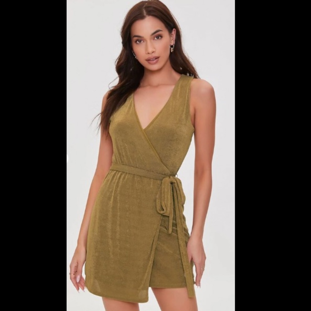 NWT, Gorgeous Wrap Dress, In A Dark Golden Color, Size M